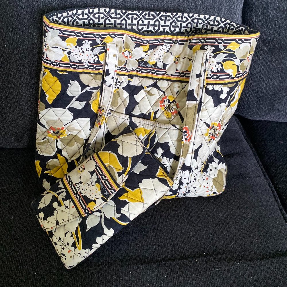 Vera Bradley Dogwood Floral Tote with matching wallet
